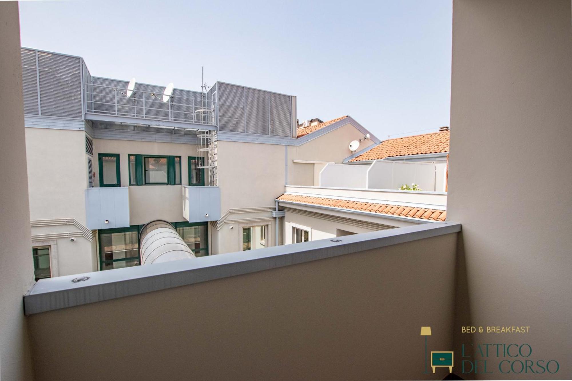 Apartamento L'Attico Del Corso Trieste Exterior foto