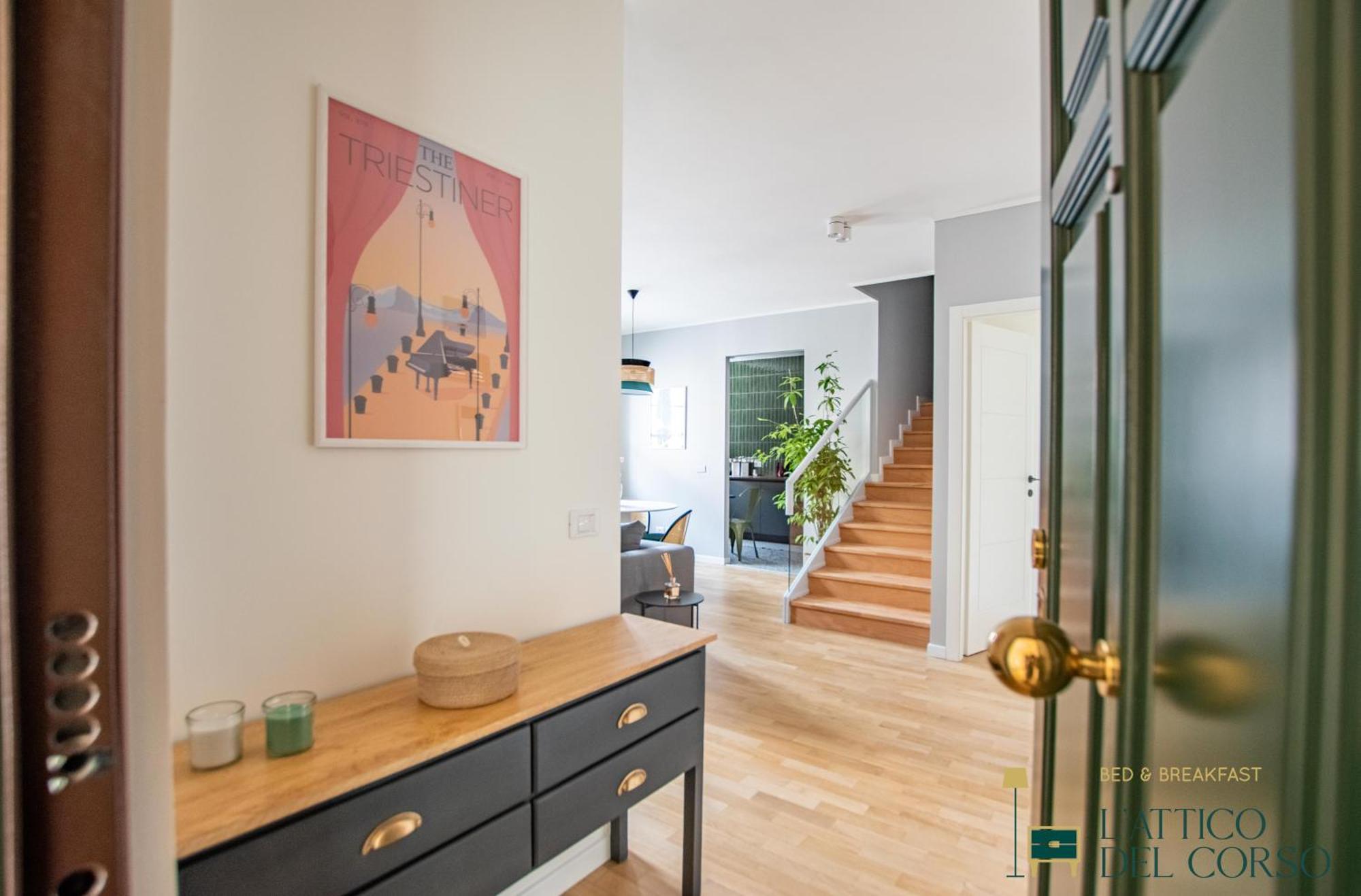Apartamento L'Attico Del Corso Trieste Exterior foto