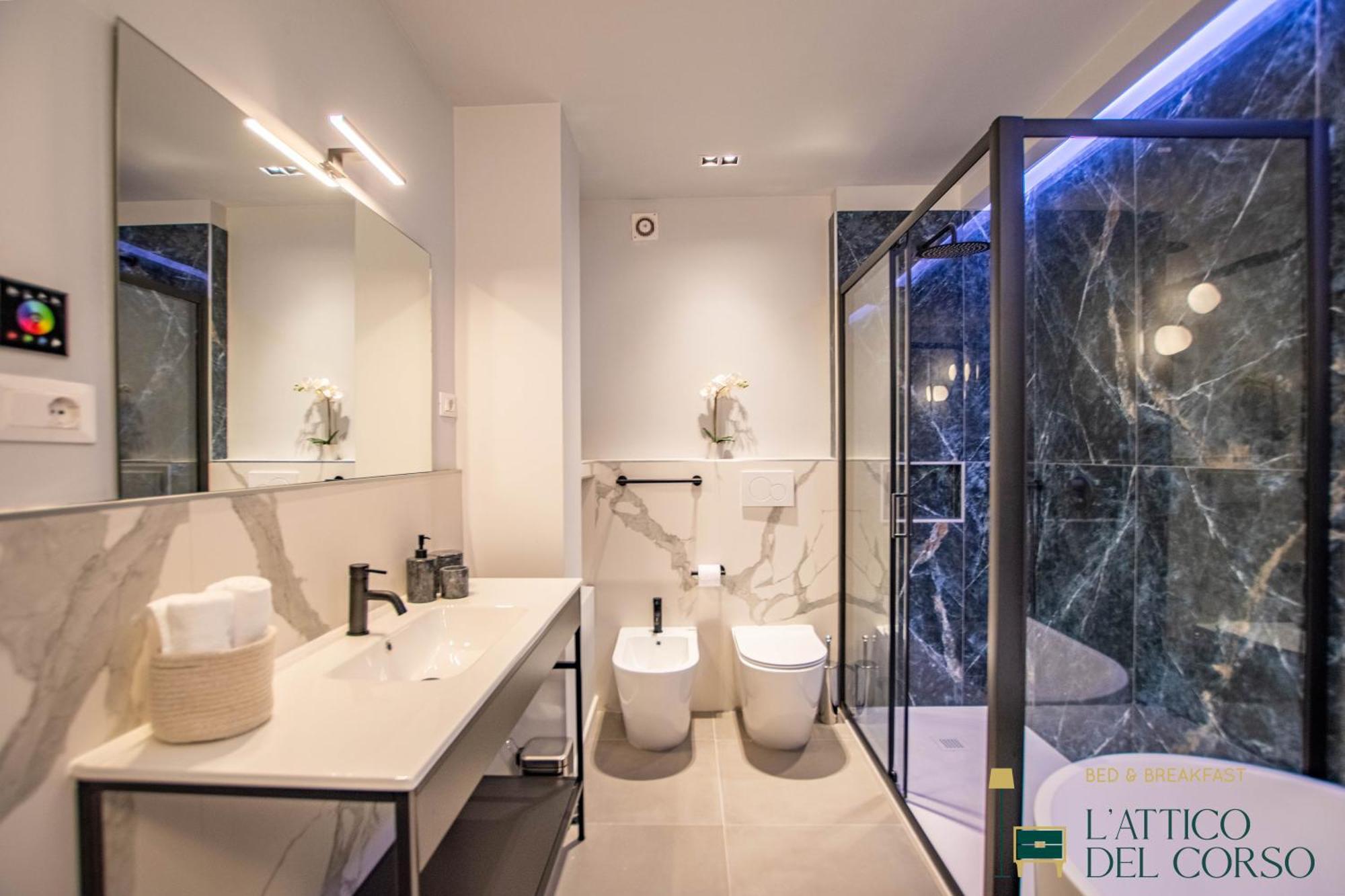 Apartamento L'Attico Del Corso Trieste Exterior foto