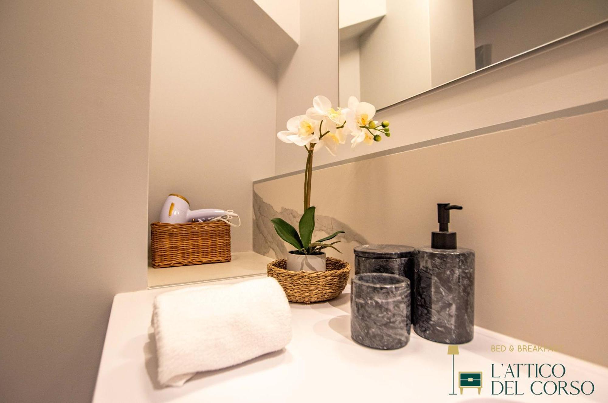 Apartamento L'Attico Del Corso Trieste Exterior foto